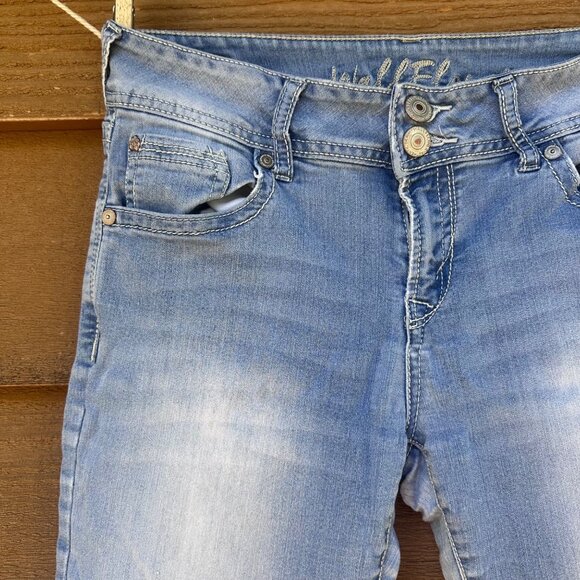 Wallflower Womens Light Wash Skinny Jeans Mid-Rise Stretch Denim Size 7 - Picture 7 of 14